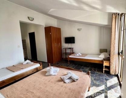 Vila More, Cetvorokrevetni studio apartman, privatni smeštaj u mestu Budva, Crna Gora - image0 (2)